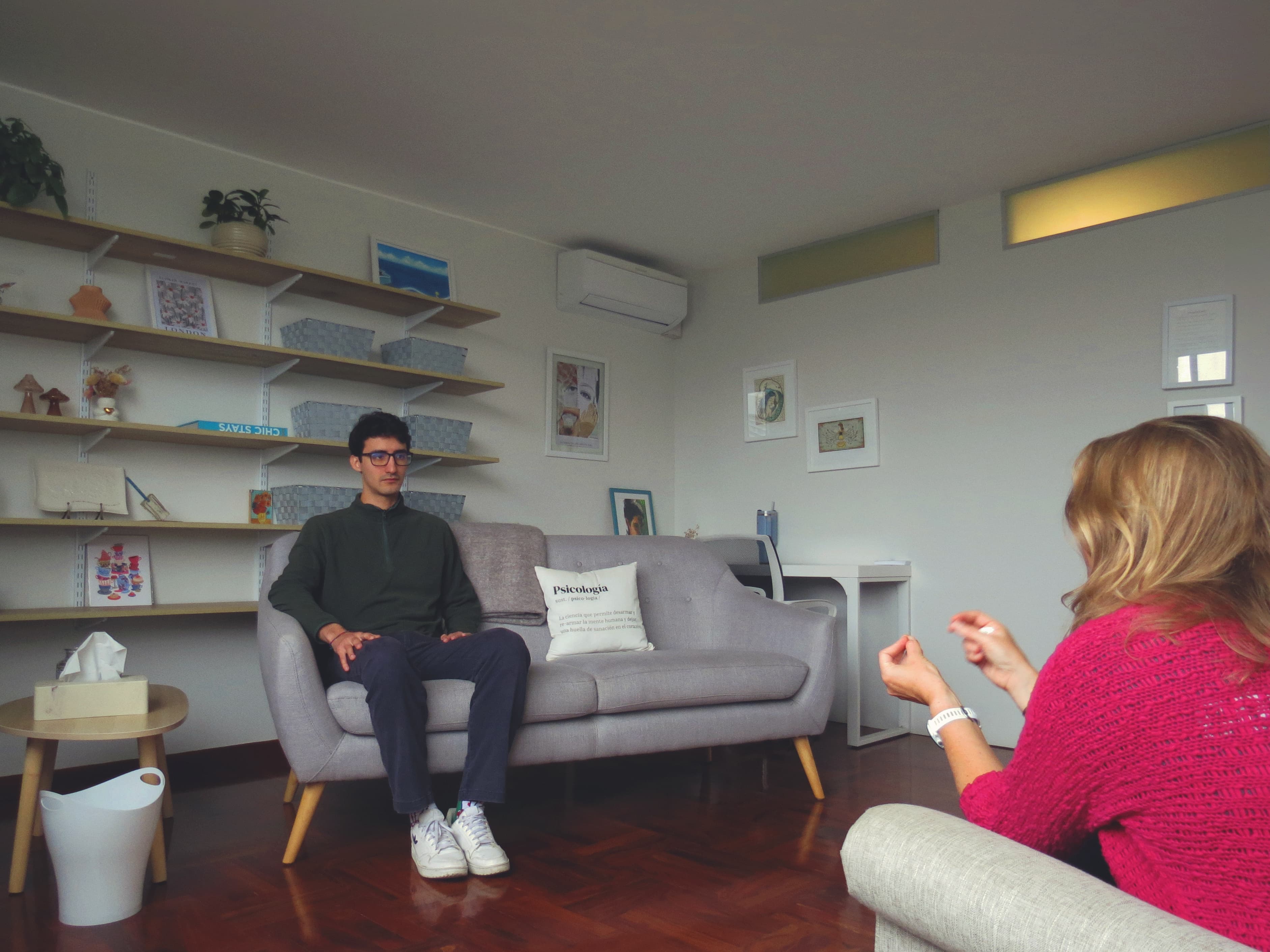 Grupo de profesionales en un evento de la Asociación EMDR Perú